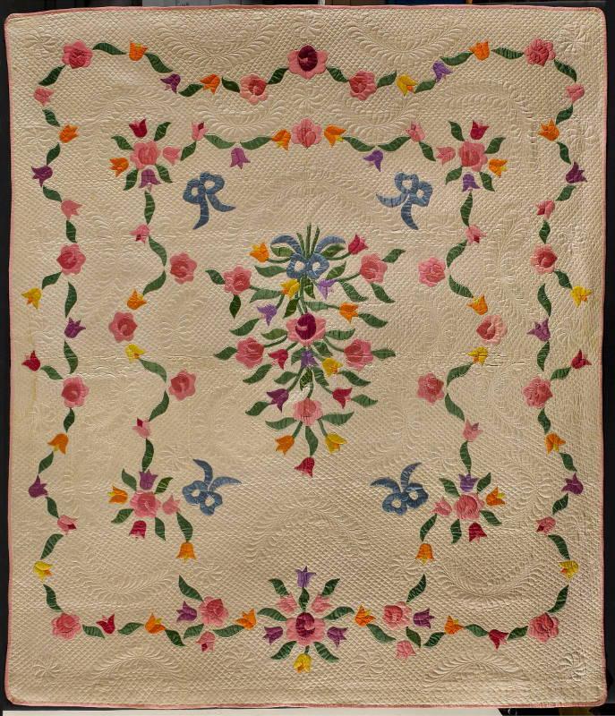 Tulip and Rose Bouquet Quilt
Elizabeth Schumacher Leece
Photo by Gavin Ashworth