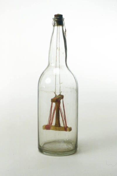 Artist unidentified, “Anchor (Niddy Noody Winder)”, United States, n.d., Glass, wood, string, 1…