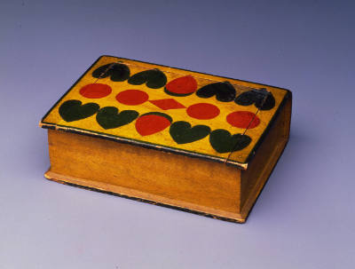 Artist unidentified, “Painted Box,” Pennsylvania, 1835, Paint on wood, 1 3/4 × 5 1/4 × 3 5/8 in…