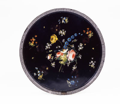 Artist unidentified, (1805-1900), “Round Tray,” United States, 1770–1775, Paint on tinplate, 24…
