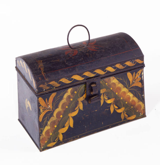 Artist unidentified, “Trunk”, Eastern United States, c. 1850, Paint on tinplate, 5 x 8 1/8 x 4 …