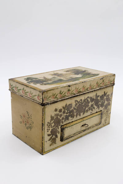 Possibly Zachariah Stevens, “Document Box,” United States, early 1800s, Paint on tin, 5 1/2 x 9…