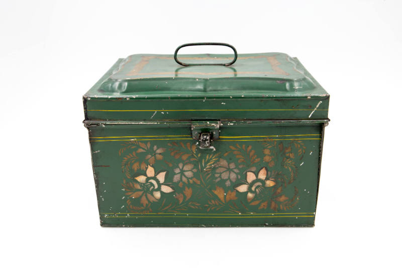 Artist unidentified, “Document Box”, Eastern United States, 1805–1875, Paint on metal, 6 1/2 x …