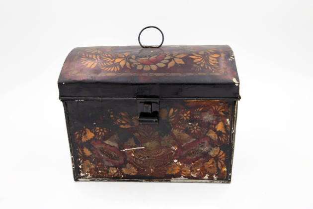 Artist unidentified, “Trunk”, Eastern United States, Early 19th century, Paint on asphaltum on …