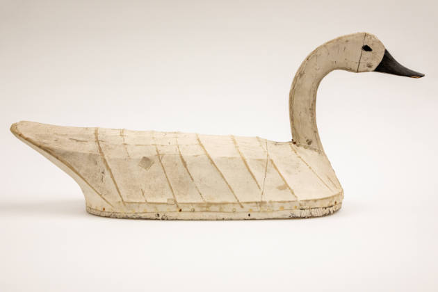 Artist unidentified, “Swan”, North Carolina, c. 1940, Paint on canvas, wood, wire, 30 × 13 1/2 …