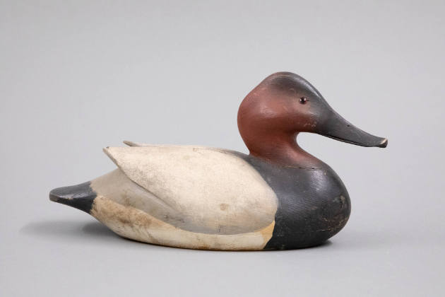 Artist unidentified, “Canvasback Drake”, Maryland, 1940, Paint on wood with glass eyes, 7 1/4 ×…