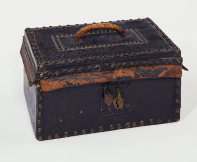 Artist unidentified, “Box”, Massachusetts, c. 1850, Wood, brass studs, leather, 7 1/8 × 10 3/8 …