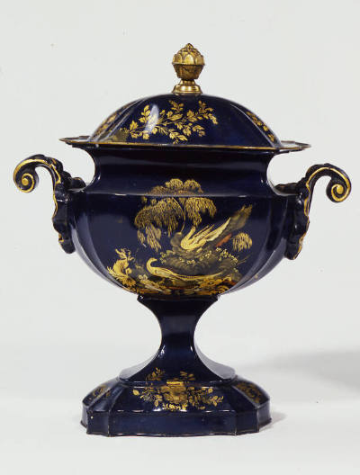 Artist unidentified, “Urn,” Holland or Wales, 1810, Gold leaf and bronze power on metal, 11 3/4…