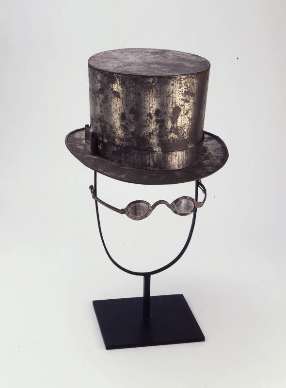 Anniversary Tin: Top Hat
Artist unidentified
Photo by John Parnell