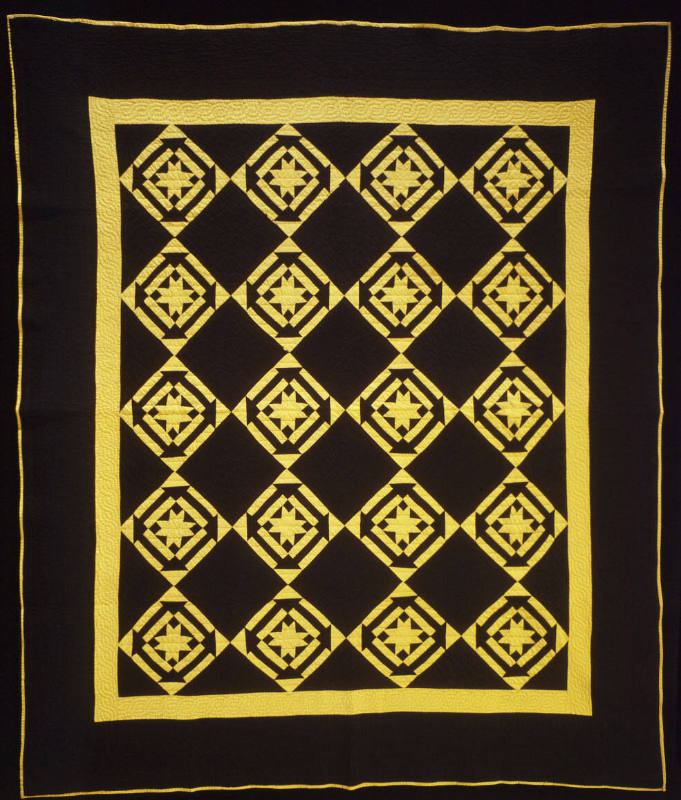 Hole in the Barn Door Variation Quilt
Mrs. Menno Yoder
Photo by Matt Hoebermann