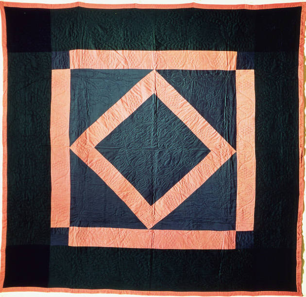 Diamond in the Square Quilt
Quiltmaker Unidentified
Photographer unidentified