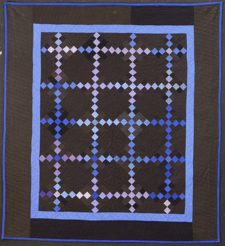 Single Irish Chain Quilt
Unidentified Swartzentruber Amish Quiltmaker
Photographed by Schecte…