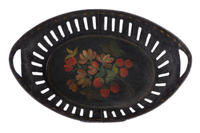 Possibly Zachariah Stevens, “Bun Tray,” United States, early 1800s, Paint on tin, 3 3/4 x 13 x …