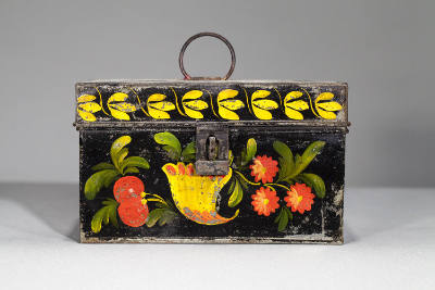 Possibly Zachariah Stevens, “Box,” United States, Early 1800s, Paint on tin, 3 3/4 x 6 1/4 x 3 …