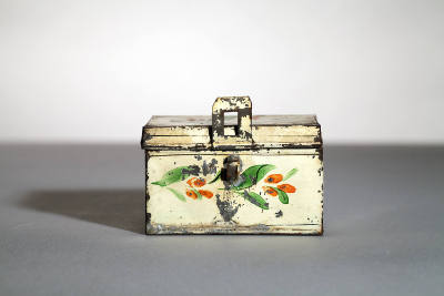 Possibly Zachariah Stevens, “Document Box,” United States, early 1800s, Paint on tin, 2 x 3 1/4…