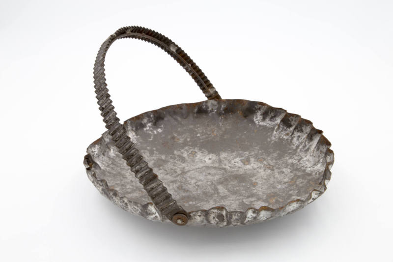 Artist unidentified, “Bread Basket,” Gobles, Michigan, 1880–1900, Tin, 7 1/2 × 10 1/2 in., Coll…