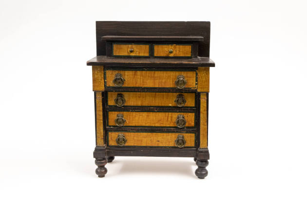 Artist unidentified, Chest of Drawers, Possibly Maine, c. 1830, Paint on wood, 19 x 11 x 7 in.,…
