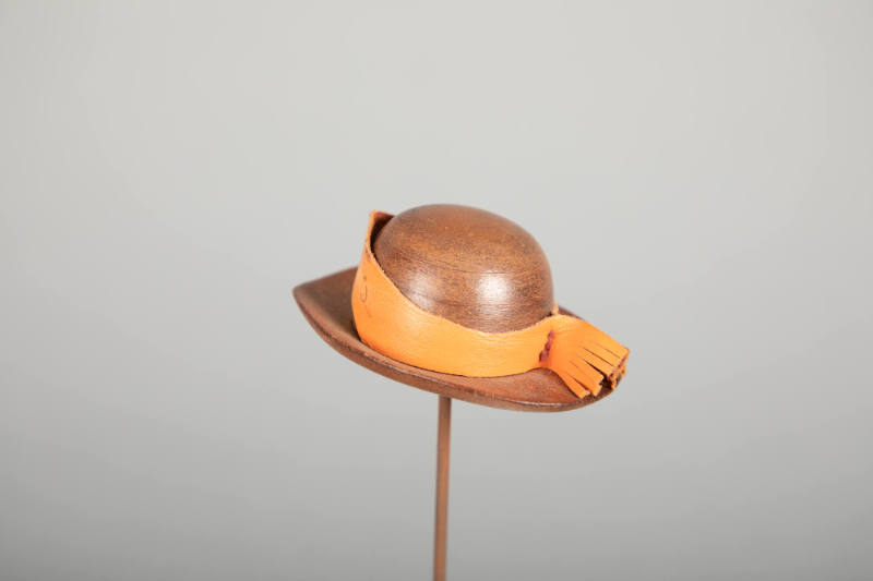 Round Crown-Wide Brim Hat