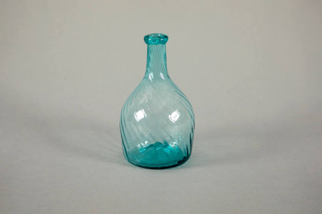 Artist unidentified, “Bottle”, Zanesville, Ohio, United States, Mid-19th century, Glass, 8 x 4 …