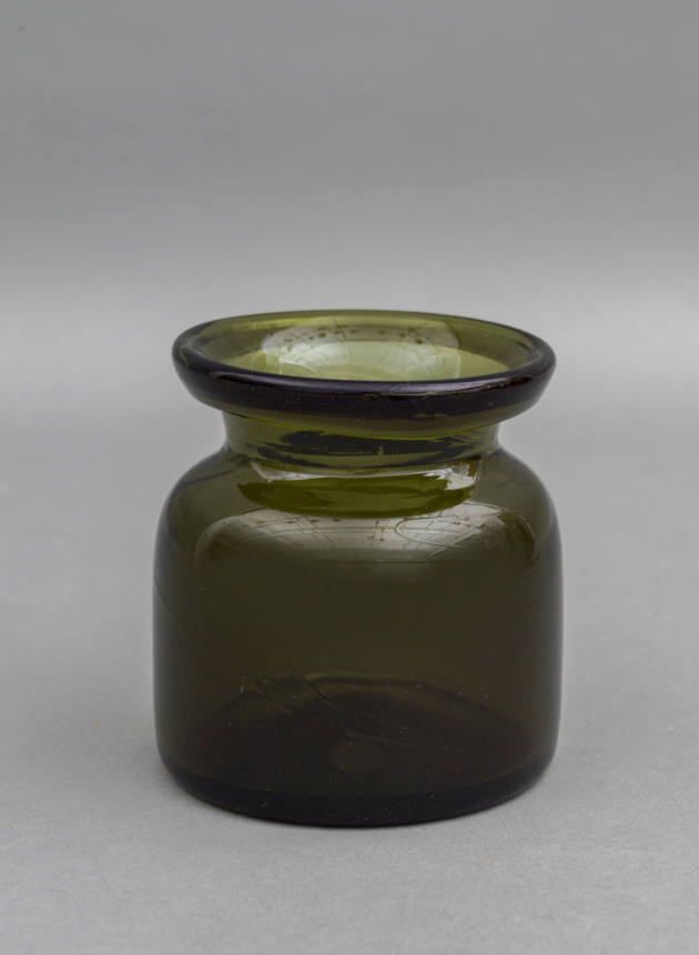 Artist unidentified, “Jar”, United States, 19th century, Glass, 4 1/8 x 4 in. diam., Collection…