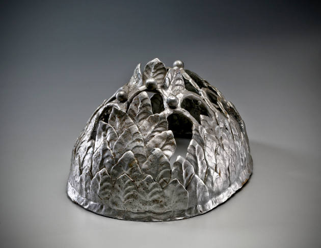 Silver Crown
Eugene Von Bruenchenhein
Milwaukee
1960s–1980s
Paint on clay
5 × 6 × 8 1/2"
…