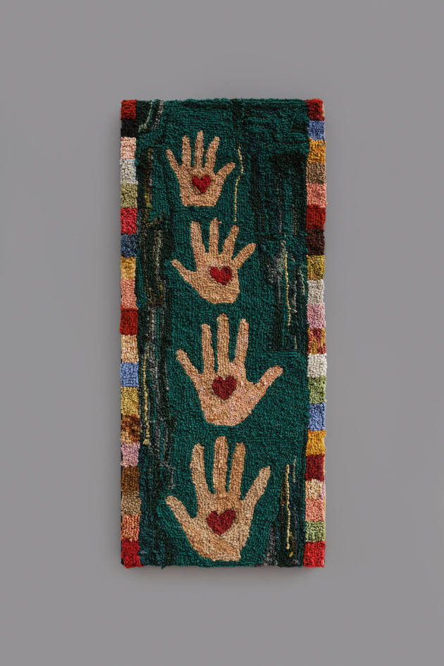 Heart in Hand Hooked Rug
Artist unidentified
Photo by José Andrés Ramírez