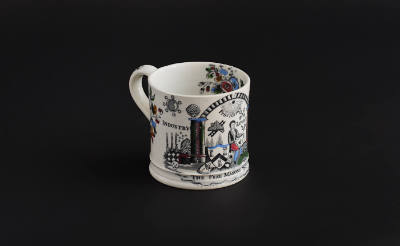 Masonic Mug
Artist unidentified
Photo by José Andrés Ramírez