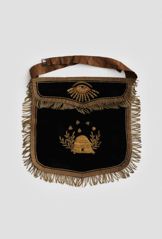 Independent Order of Odd Fellows Apron
Artist unidentified
Photo by José Andrés Ramírez
